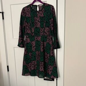 Chic Floral Long Sleeve Dress in Green and Pink